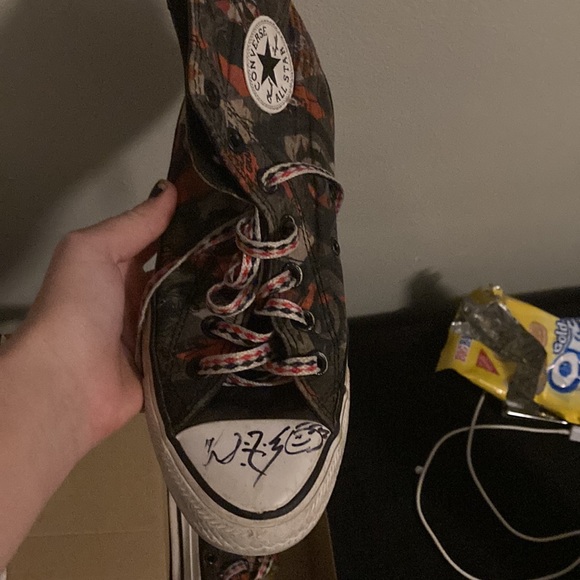 Harley Quinn, vintage converse shoes signed by the puddle of Mudd - Picture 2 of 4